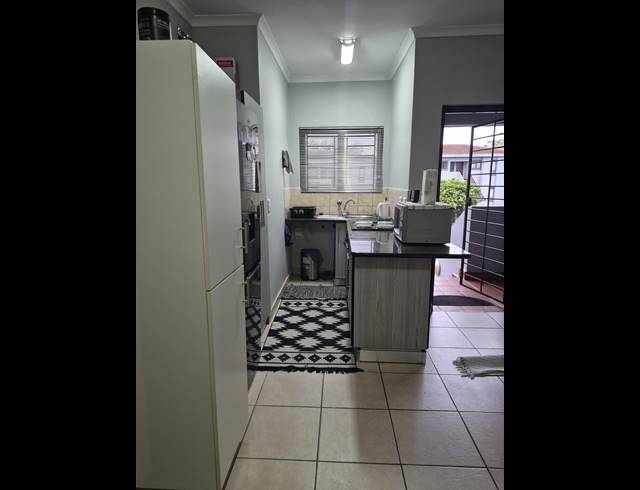2 BEDROOM APARTMENT TO LET IN SALT ROCK